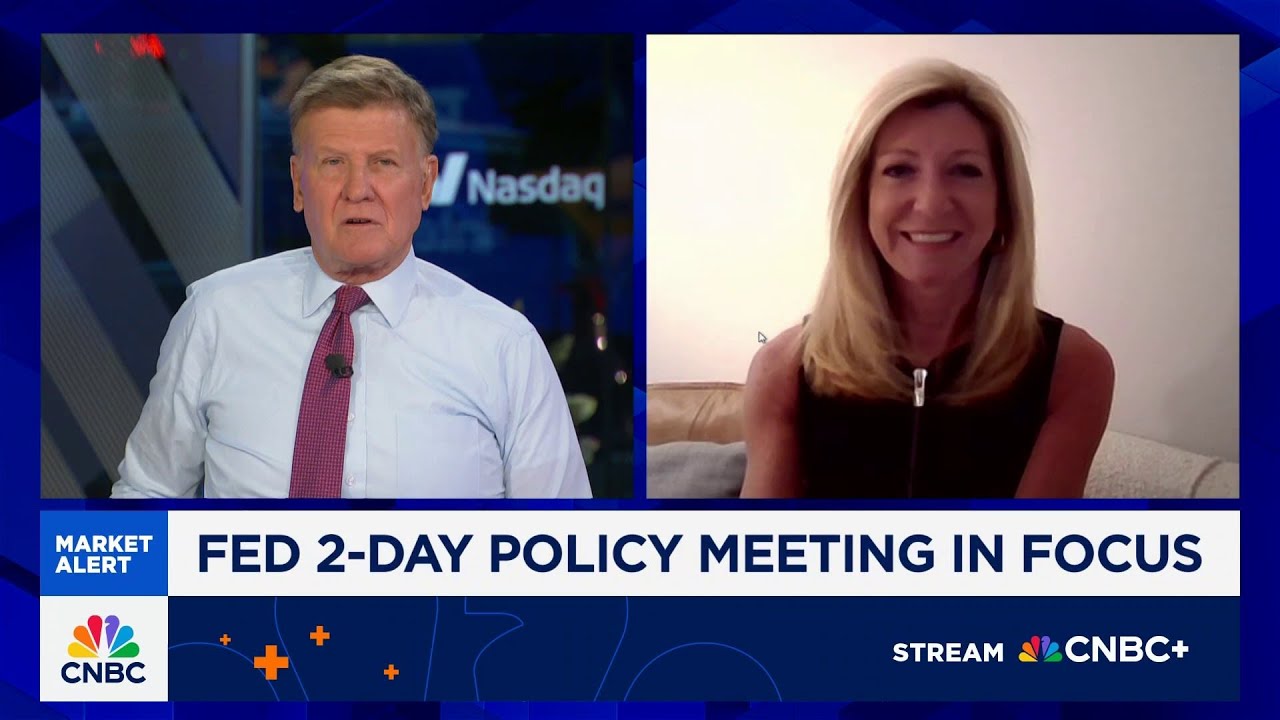 The consumer is hanging in there because they have jobs, Hightower's Stephanie Link