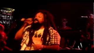 Karamelo Santo - El garrón [Groove]