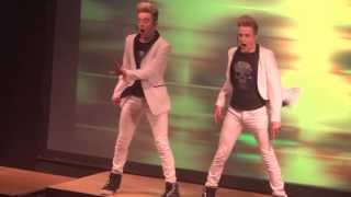 SCHOOL&#39;S OUT Jedward