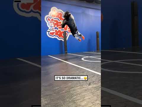 Stuntman perfects the art of getting ‘shot’ 😲          🎥: TikTok / beavjuice