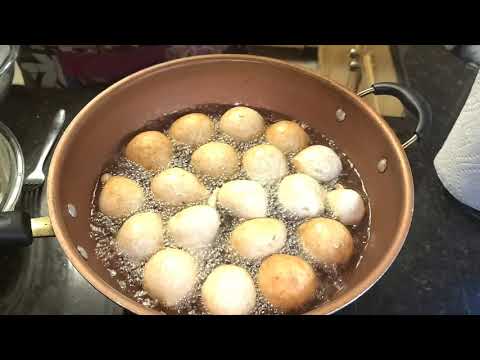 COOKING VITUMBUWA..!!!!(PUFF PUFF, MANDASI ,FRITTER)