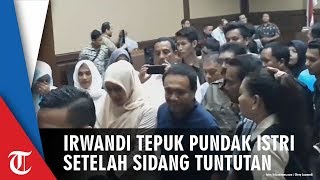 Usai Sidang Tuntutan, Irwandi Yusuf Pegang Tangan dan Tepuk Pundak Istri