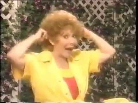 Lamb Chop's Action Songs - 11.) Do Your Ears Hang Low