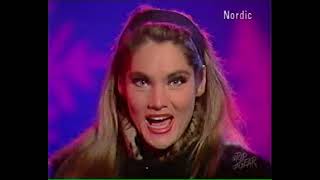 Rudolf med röda mulen Music Video