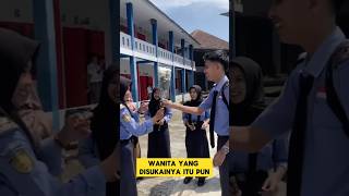 Download lagu momen romantis ketika murid sekolah menyatakan cintanya ‼️‼️ #romantis #cinta #sekolah #jatuhcinta mp3