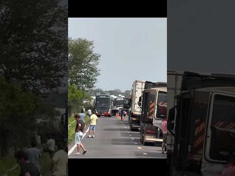 Trânsito lento e filas na MS-480 após grave acidente entre carreta e camionete