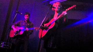 Joan Shelley: Stay On My Shore