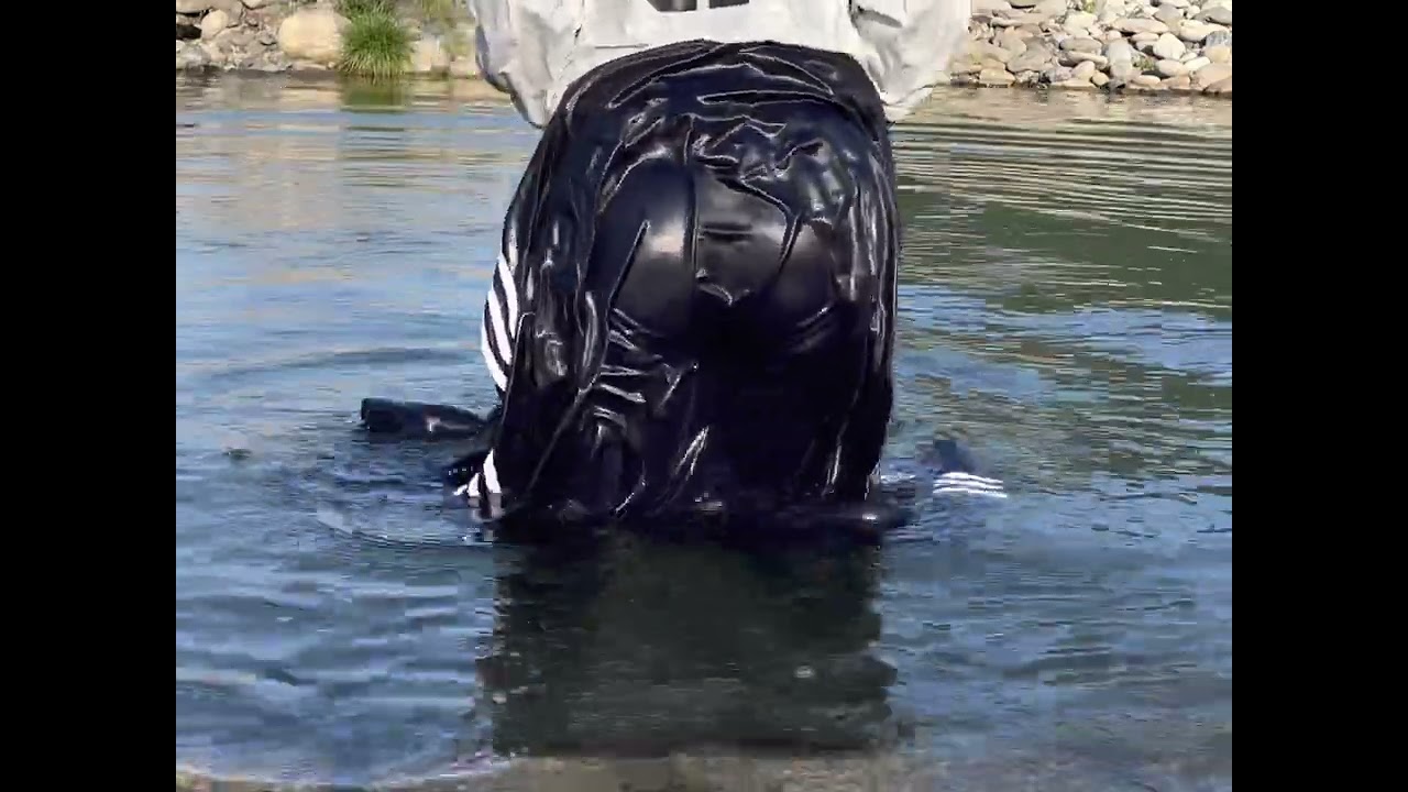 【濡れフェチ】ロンスカで川に飛び込み！！全身びしょ濡れ！！