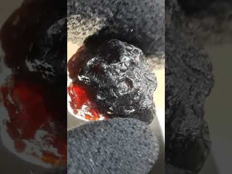 painite red blac(amorf)