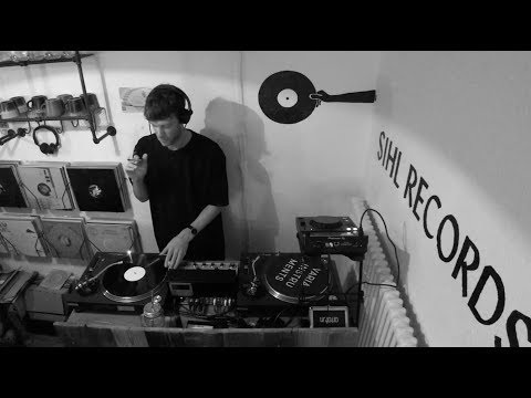 Sihl Records In-Store Session w./ Reiss
