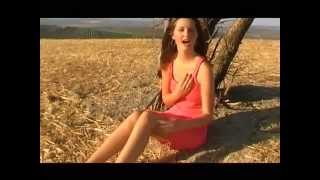 Natalie Imbruglia.Torn,  spanish version  cober " Aura"