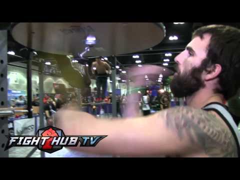 MYSTERY MAN PERFORMS THE CRAZIEST SPEED BAG ROUTINE EVER! (AMAZING!)