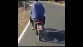 Download lagu Video Lucu Dan SYUPER Ngakak | Naik Motor Sambil Goyang Turun Naik mp3