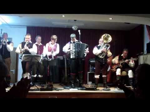 Schwarzwaldkrainer-Petersburger Schlittenfahrt