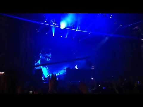 David Guetta playing One Kiss R3hab Remix @ Balaton Sound 2018