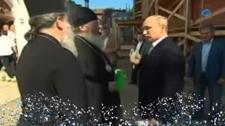 preview picture of video 'Putin rechaza el saludo protocolario de un monje'