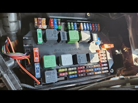 Mercedes S550 W221 Fuse Box Diagram Guide - Engine Bay (2007-2013)
