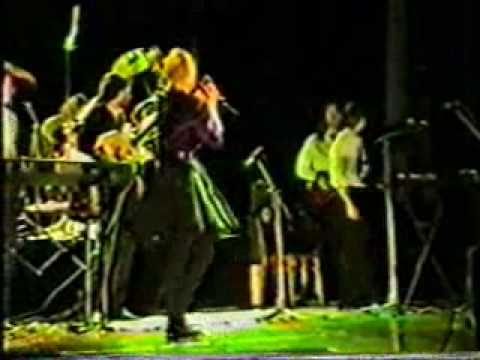 IVETA BARTOŠOVÁ-ROZVÍJEJ SE POUPÁTKO (LIVE)-1989