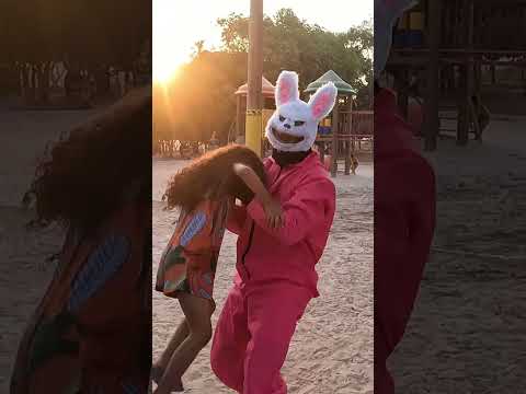 O COELHO MALVADÃO SE ESCONDEU NO ESCOREGADOR! #coelhomalvadão