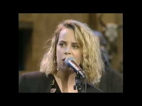 mary chapin carpenter | he thinks he'll keep her (live)