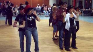 preview picture of video 'CAUSSADE (82). Country Line Dance. S 29  Mai 2010  (V20)'