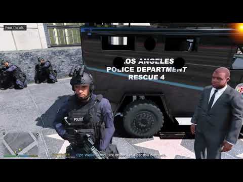SWAT Team Rescues Hostages In GTA 5 Bank Robbery..