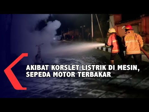 Akibat Kosrslet Listrik Di Mesin, Sepeda Motor Terbakar