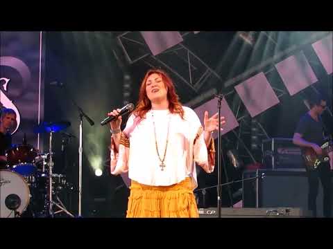 Jo Dee Messina "Bring On The Rain" @Epcot 04/20/2018