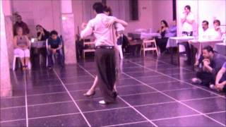 NATASHA LEWINGER Y PABLO RODRIGUEZ bailando el tango QUE FALTA QUE ME HACES  en FLOREAL MILONGA