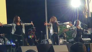 702 i still love you live