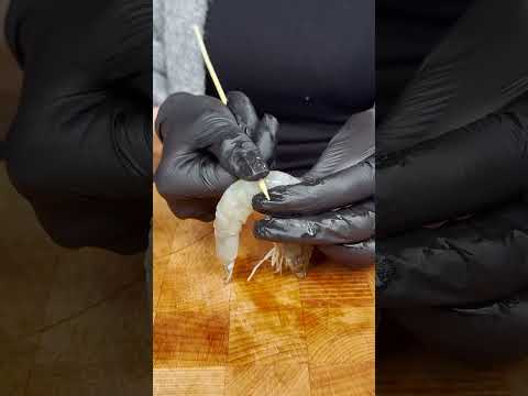 The best shrimp deveining trick! 🦐