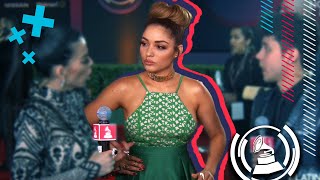 Jossie Ochoa también estuvo en la alfombra de Latin GRAMMY