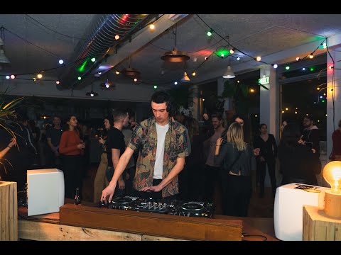 Onder Ons - House Room | Daniel Williamsen | 27 feb