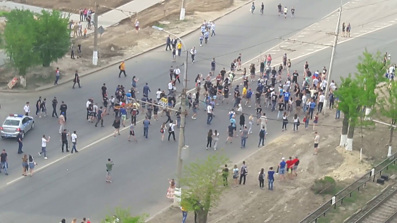 Драки футбольных фанатов с полицией 9 мая