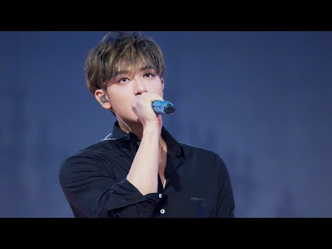 Z.TAO performing "MASK" new song with KNOWKNOW at Hello Saturday. 21-10-23