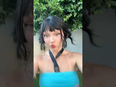 COMMENT if you watch K-POP DEMON HUNTERS 😈 😱💕🎤 #shorts #youtubeshorts #cosplay