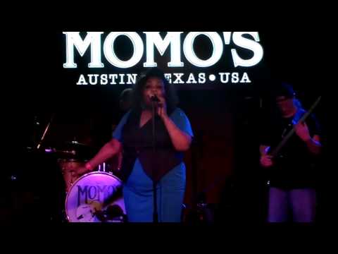 Courtney Sanchez & SWAY Perform at Momo's