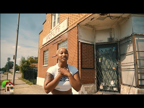 Chicago’s Smallest Town: The Daphne Story | Lady GOAT of 9 Block (Hood Vlog) Phoenix , IL