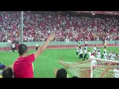 Gol de MBia en el Sánchez Pizjuan - Celebración