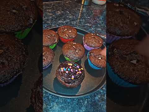 CHOCOLATE CUP CAKE 🧁🍫......#CHOCOLATECUPCAKE #SHORTS #COOKWITHADEEBA #LIKE #COMMENT 💓💫