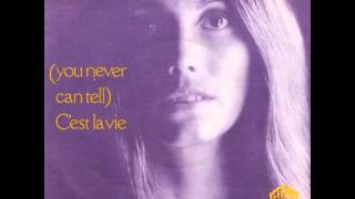 Emmylou Harris - (You Never Can Tell) C&#39;est La Vie