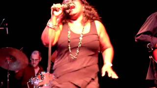 Shemekia Copeland "When A Woman's Had Enough" 12-2-10 FTC Fairfield, CT