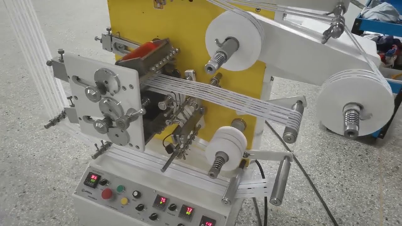 Multi Rolls Small Size Polyester Satin Nylon Taffeta Flexo Garment Wash Care Label Printing Machine