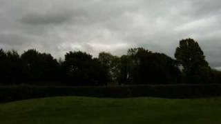 preview picture of video 'Vulcan Bomber fly-by over Woodford'