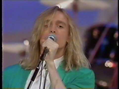 Cheap Trick - Ain't That a Shame (Live 1980)