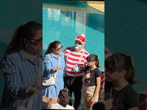 It was going great… surprise! 😂 Tom the mime SeaWorld Orlando #seaworldmime #funny #comedy #fun