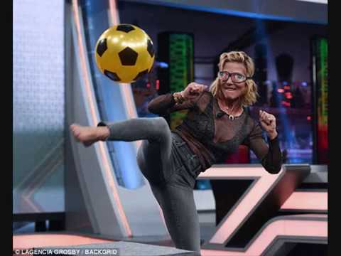 Elsa Pataky shows off her lacy b*ra in a see-through top on Spanish game show El Hormiguero