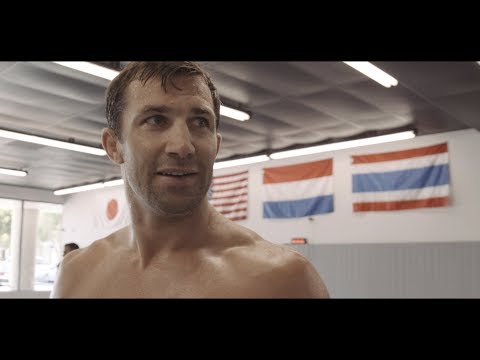 4 Days to UFC 221: Luke Rockhold sparring and teaching kicking techniques