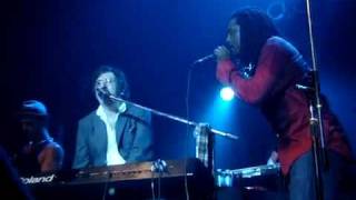 Bernard Fowler - Happy & Real con Charly Garcia