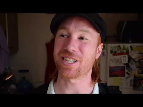 SURLY BARTENDER -  Leggy Tart